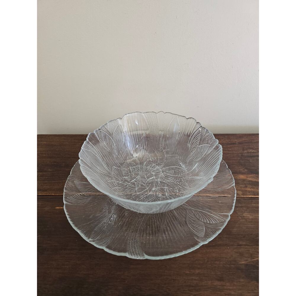 2pc Set Of Arcoroc France Canterbury  Crocus Clear Serving Bowl & Platter